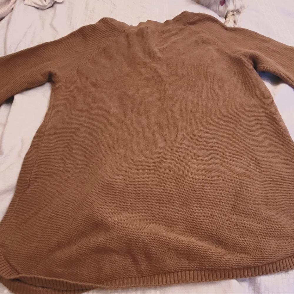 Reitmans rounded hem sweater, size L